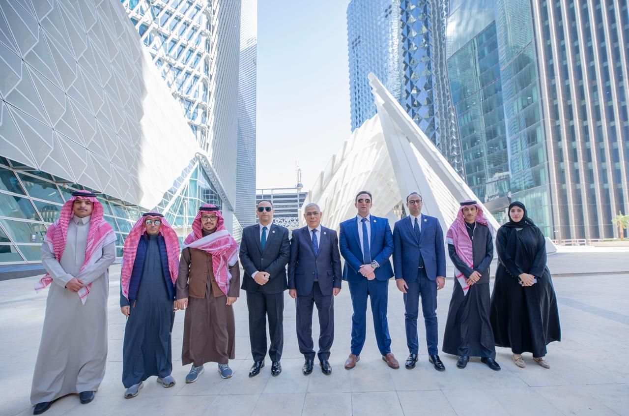 النائب العام يجرى جولة بمدينة الرياض (6) النائب العام يجرى جولة بمدينة الرياض (6)