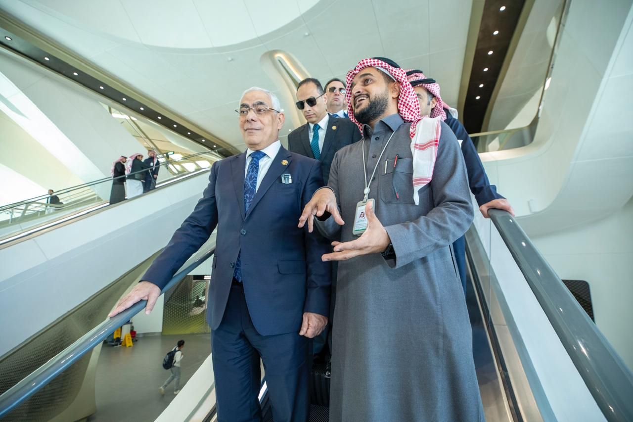 النائب العام يجرى جولة بمدينة الرياض (9) النائب العام يجرى جولة بمدينة الرياض (9)