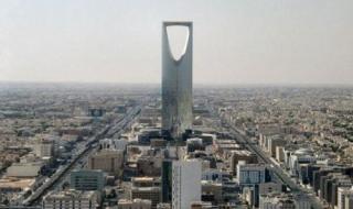 في مشهد نادر بالرياض.. تفاصيل اختفاء الزحام على طريق الملك فهد وحركة مرورية سلسة بشكل مفاجئ