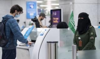 السعودية تعلن عن مبادرة جديدة وتفتح أبوابها للأبناء هذه الجنسيات: إقامات دائمة وتأشيرات فورية من المطار