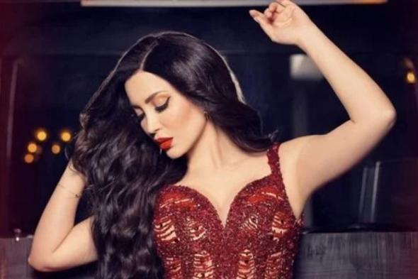 نسرين طافش هتزغلل عينك بجمالها في الفستان الأحمر – شاهد