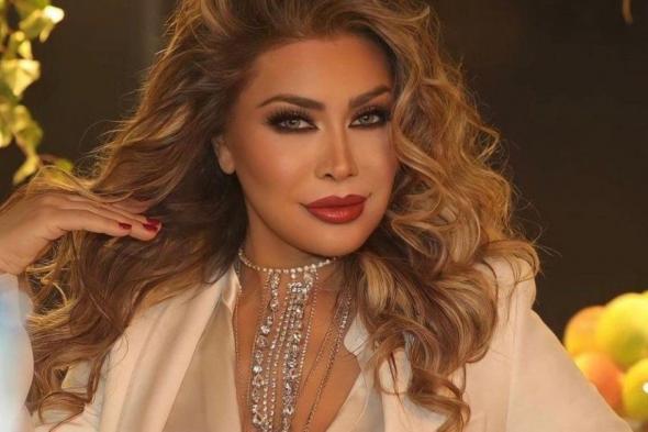 شاهد .. نوال الزغبي بقمة الأناقة في حفلها بالكويت وحضور جماهيري بعدد خيالي!