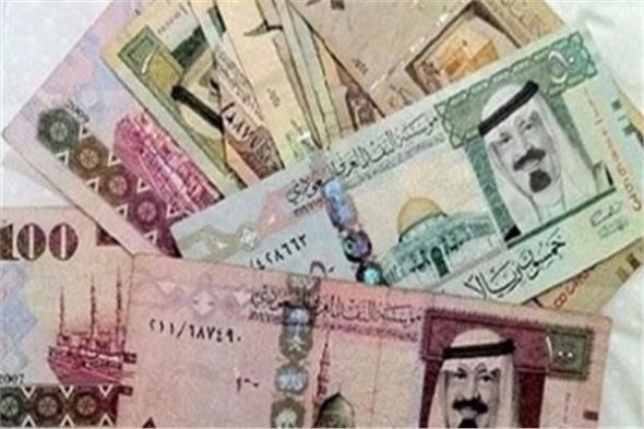 ارتفاع ملحوظ بسعر الريال و العملات العربية.. وعملة وحيدة تتراجع أمام الجنيه